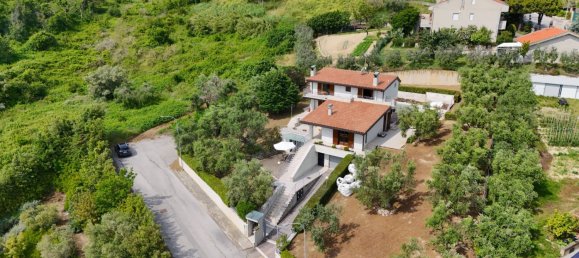 Вилла с 4 спальнями в Аквавива Пичена, Италия № 356532 48