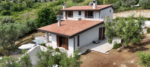 Вилла с 4 спальнями в Аквавива Пичена, Италия № 356532 39