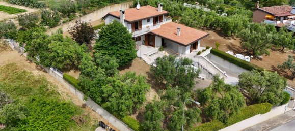 Вилла с 4 спальнями в Аквавива Пичена, Италия № 356532 36