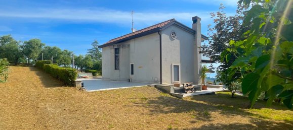 Вилла с 4 спальнями в Аквавива Пичена, Италия № 356532 6