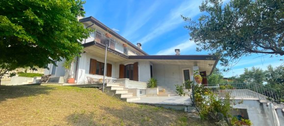 Вилла с 4 спальнями в Аквавива Пичена, Италия № 356532 3