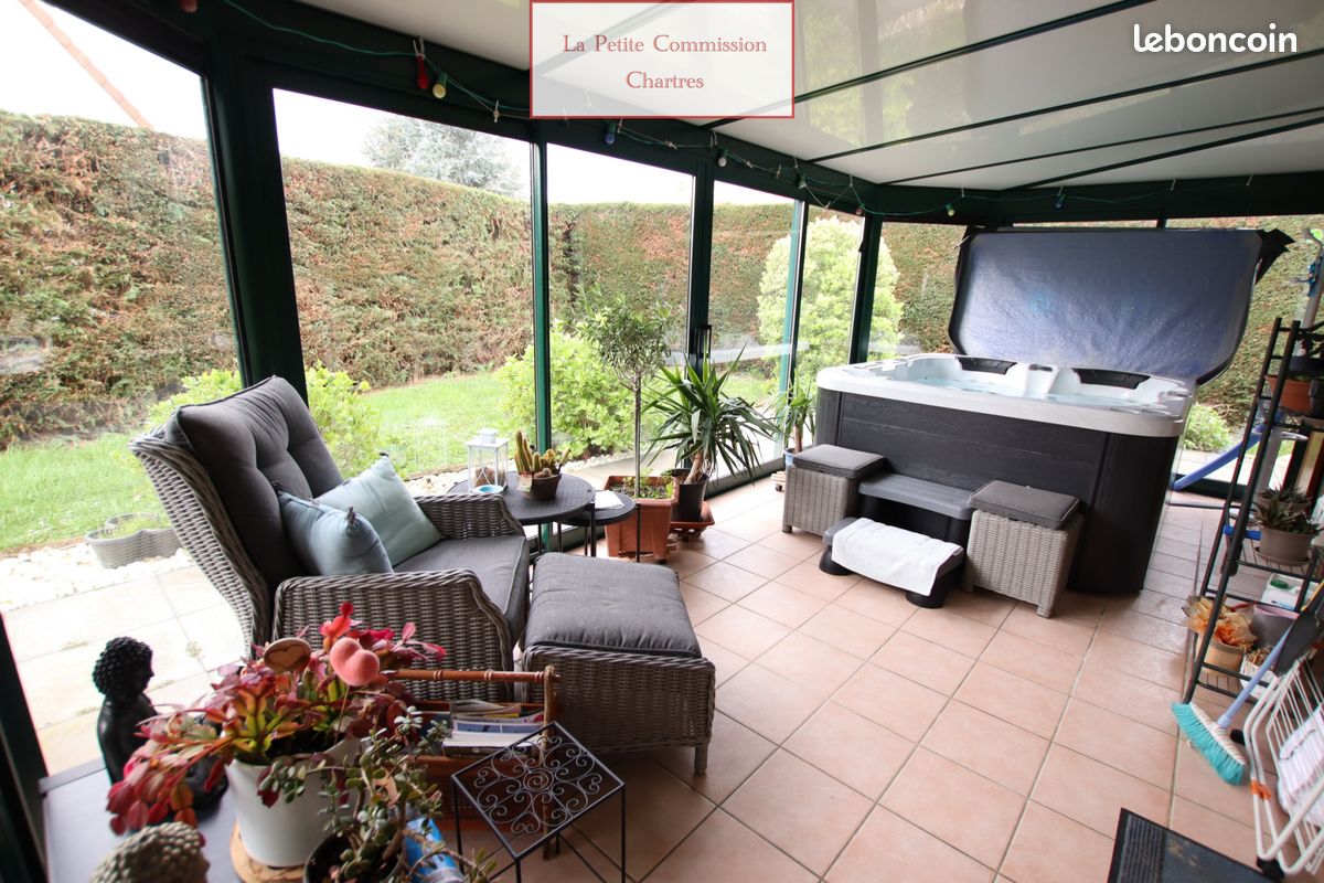 5 Schlafzimmer Haus in Champhol, France, Nr. 70024