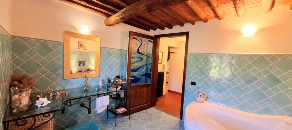 5 rooms House in Capraia e Limite, Italy No. 50497 26