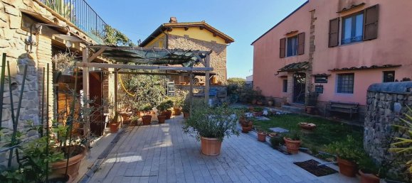 5 rooms House in Capraia e Limite, Italy No. 50497 10