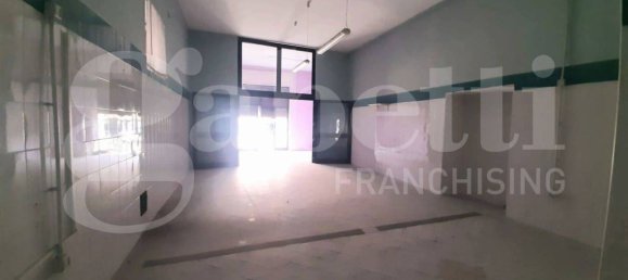 Коммерческая недвижимость с 2 комнатами в Санто Приско, Италия № 11820 7