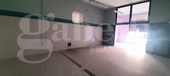 Коммерческая недвижимость с 2 комнатами в Санто Приско, Италия № 11820 6