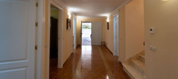 5 bedrooms Villa in Marbella, Spain No. 112549 20