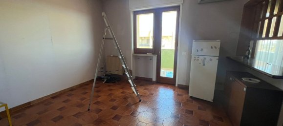 5-salle Appartement à Lecce, Italy No. 260013 6