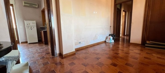 5-salle Appartement à Lecce, Italy No. 260013 4