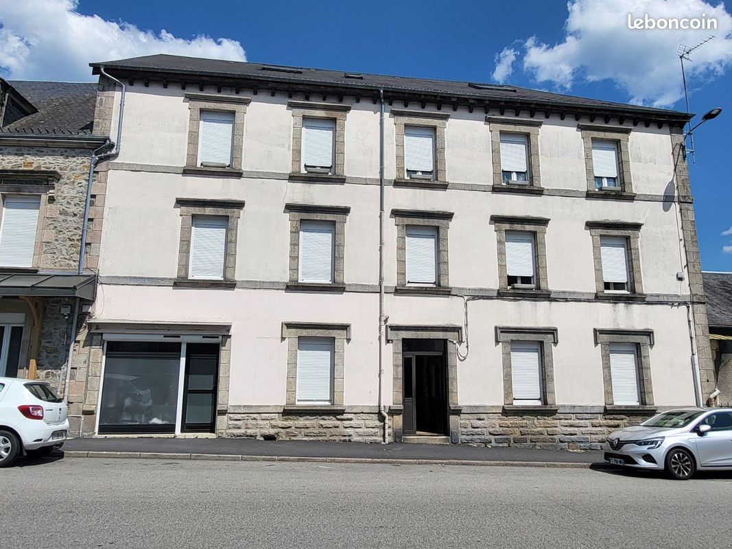 18-salle Bâtiment à Ussel, France No. 342334