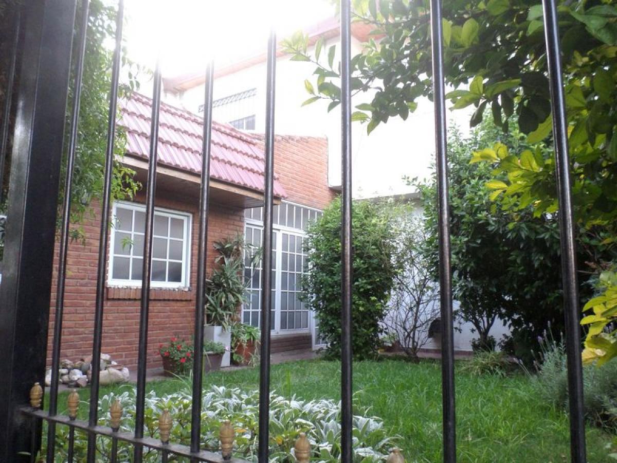 4 bedrooms House in Tres de Febrero, Argentina No. 16604