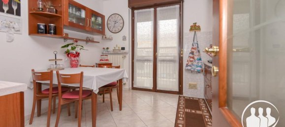 5 rooms Apartment in Turin, Italy No. 30543 14