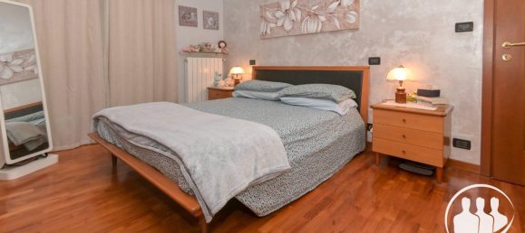 5 rooms Apartment in Turin, Italy No. 30543 24