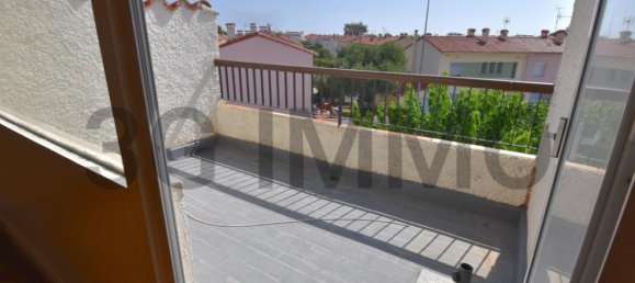 5 bedrooms Villa in Saint-Esteve, France No. 205364 7