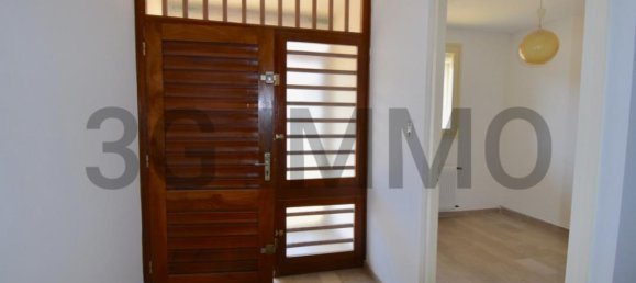 5 bedrooms Villa in Saint-Esteve, France No. 205364 4