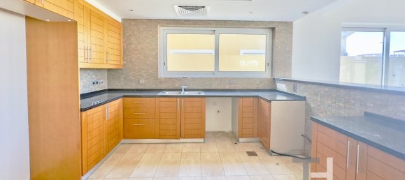 4 bedrooms Villa in Jumeirah Park, UAE No. 95270 17