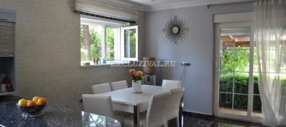 Villa 4+1 à Kemer, Turkey No. 28352 16
