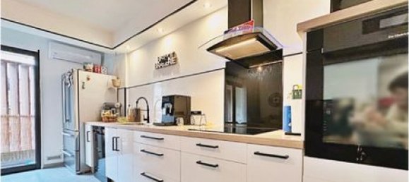 Apartamento de 3 dormitorios en Marseille, France No. 295183 2