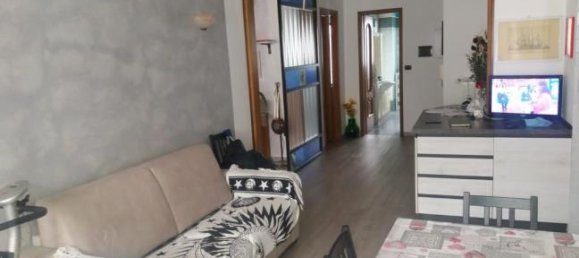 2 bedrooms Apartment in Turin, Italy No. 253768 2