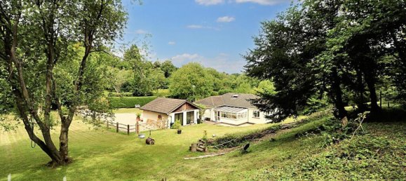 4 bedrooms Bungalow in Tatsfield, United Kingdom No. 4728 2