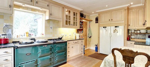 4 bedrooms Bungalow in Tatsfield, United Kingdom No. 4728 7