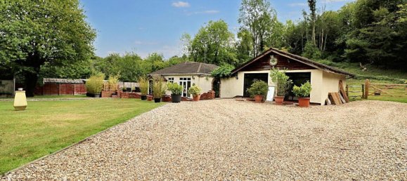 4 bedrooms Bungalow in Tatsfield, United Kingdom No. 4728 3