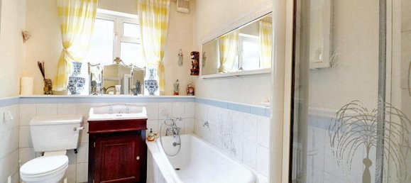 4 bedrooms Bungalow in Tatsfield, United Kingdom No. 4728 10