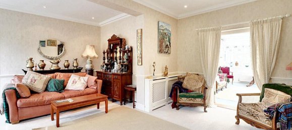 4 bedrooms Bungalow in Tatsfield, United Kingdom No. 4728 5