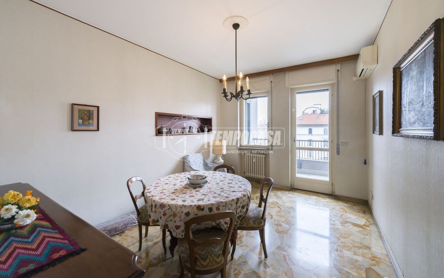 4 rooms Apartment in Milan, Italy No. 243476