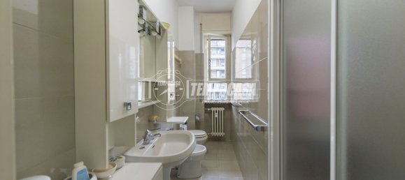 4 rooms Apartment in Milan, Italy No. 243476 9