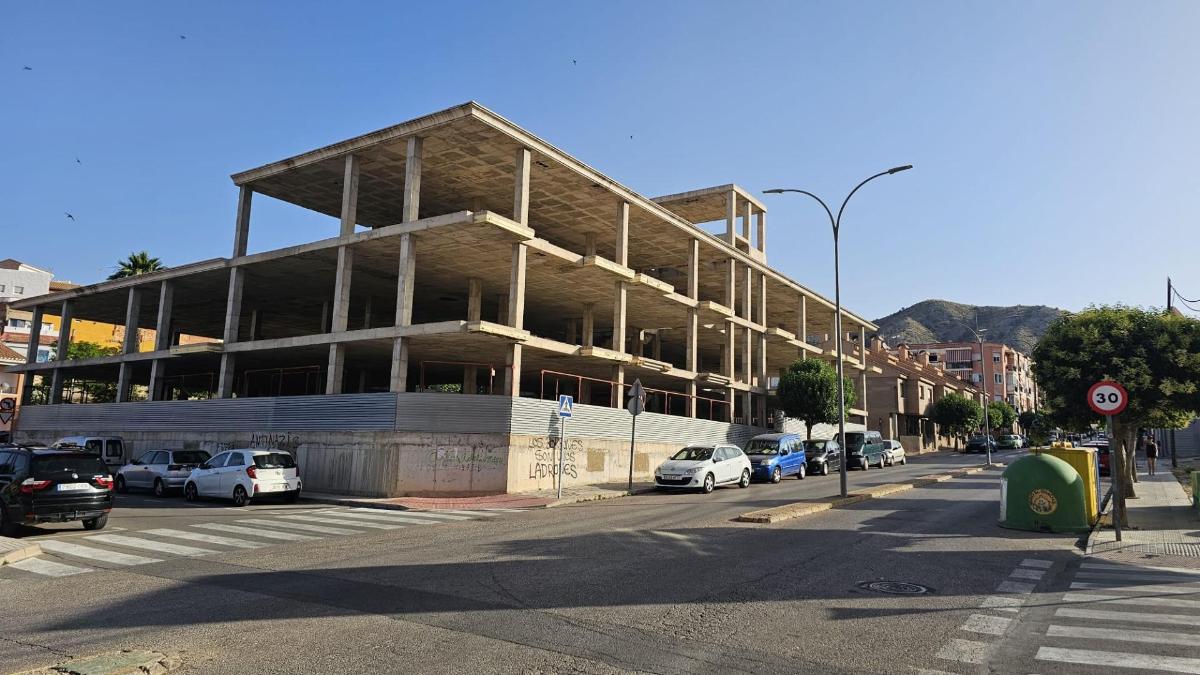  عقار تجاري في Petrer, Spain 1200متر مربع رقم 291156