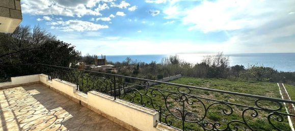 4 Schlafzimmer Wohnung in Budva, Montenegro, Nr. 442 12