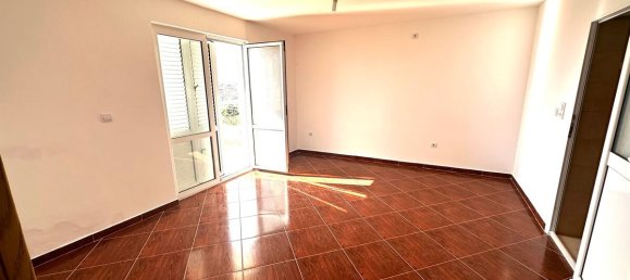 4 Schlafzimmer Wohnung in Budva, Montenegro, Nr. 442 6