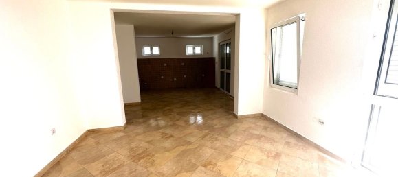 4 Schlafzimmer Wohnung in Budva, Montenegro, Nr. 442 2