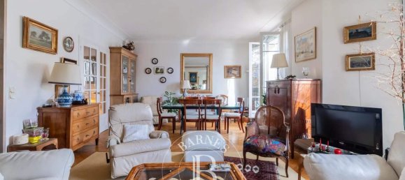 3 bedrooms Apartment in Paris, France No. 164090 4