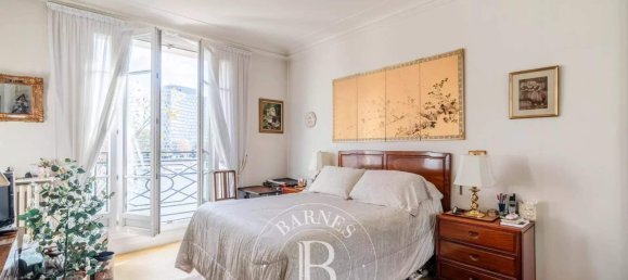 3 bedrooms Apartment in Paris, France No. 164090 7