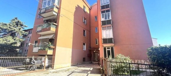 1 bedroom Apartment in Verona, Italy No. 208351 2