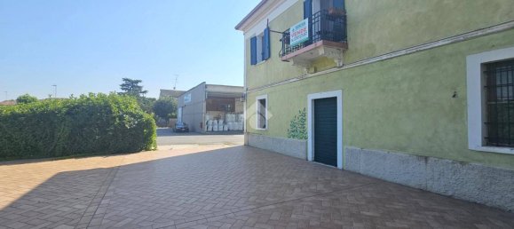 4 bedrooms Villa in Ceresara, Italy No. 201289 31