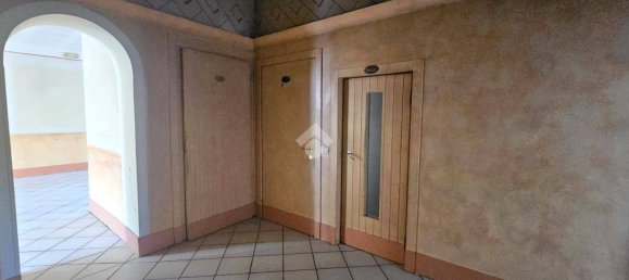 4 bedrooms Villa in Ceresara, Italy No. 201289 5