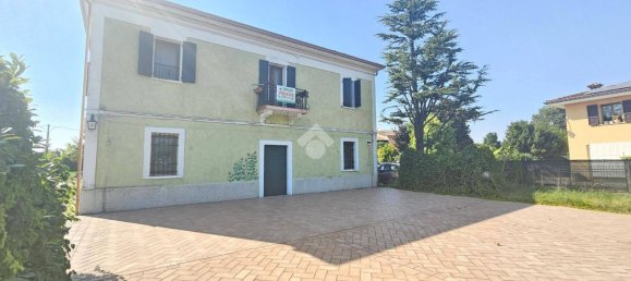 4 bedrooms Villa in Ceresara, Italy No. 201289 32