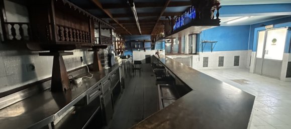 3 Schlafzimmer Haus in Oviedo, Spain, Nr. 28836 4