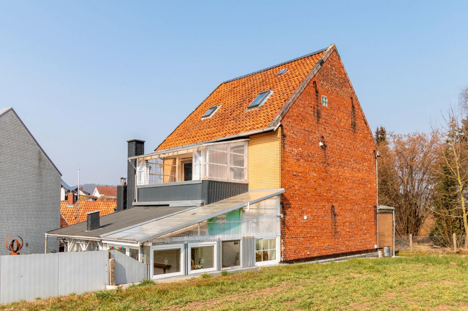 Дом с 6 комнатами в Hildesheim, Германия № 163677