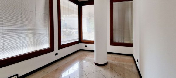 Oficina en Rovigo, Italy 102 m² No. 123245 4