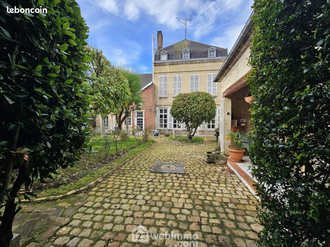 4 Schlafzimmer Schlösser in Crepy, France, Nr. 216952