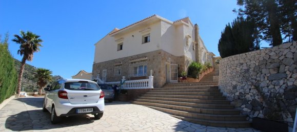6 bedrooms Villa in Calpe, Spain No. 761 11