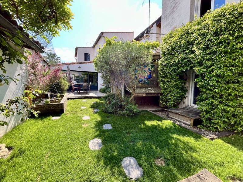 8 bedrooms House in La Flotte, France No. 335849