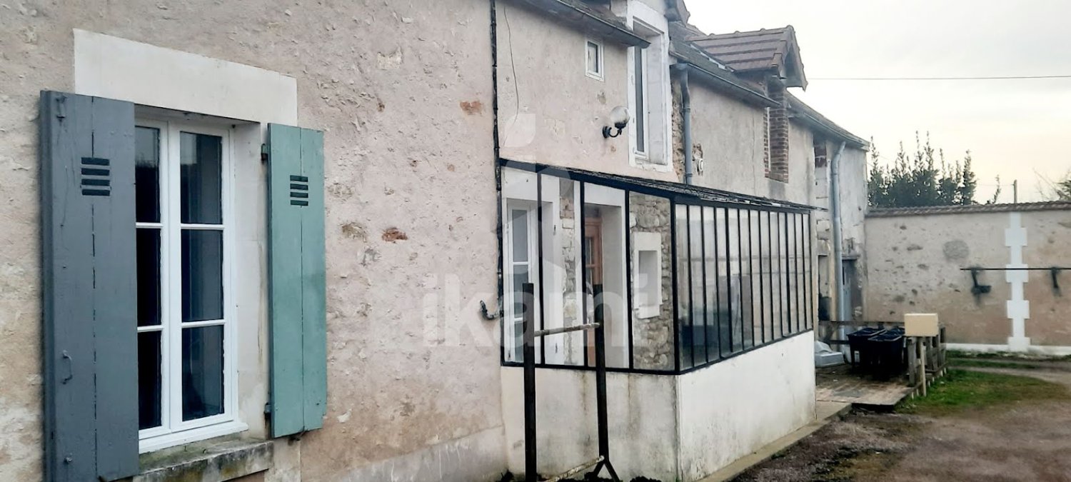 3 bedrooms House in Ouanne, France No. 192290