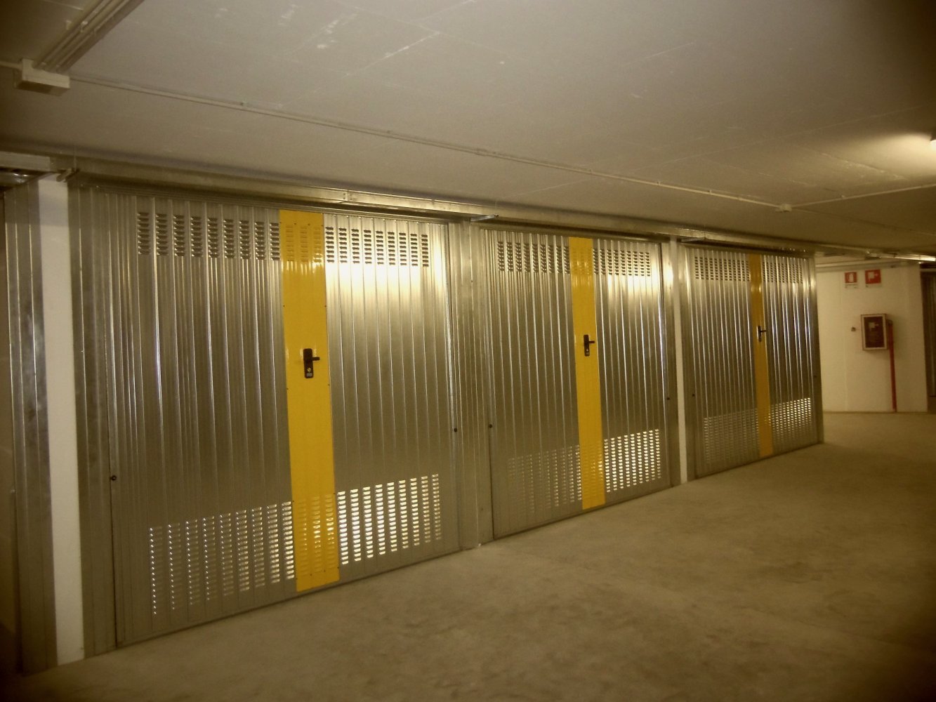 33m² Garage in Monza, Italy No. 55355