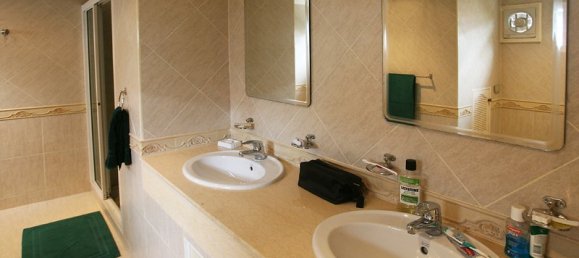 2 bedrooms Condo in Pattaya, Thailand No. 219 10