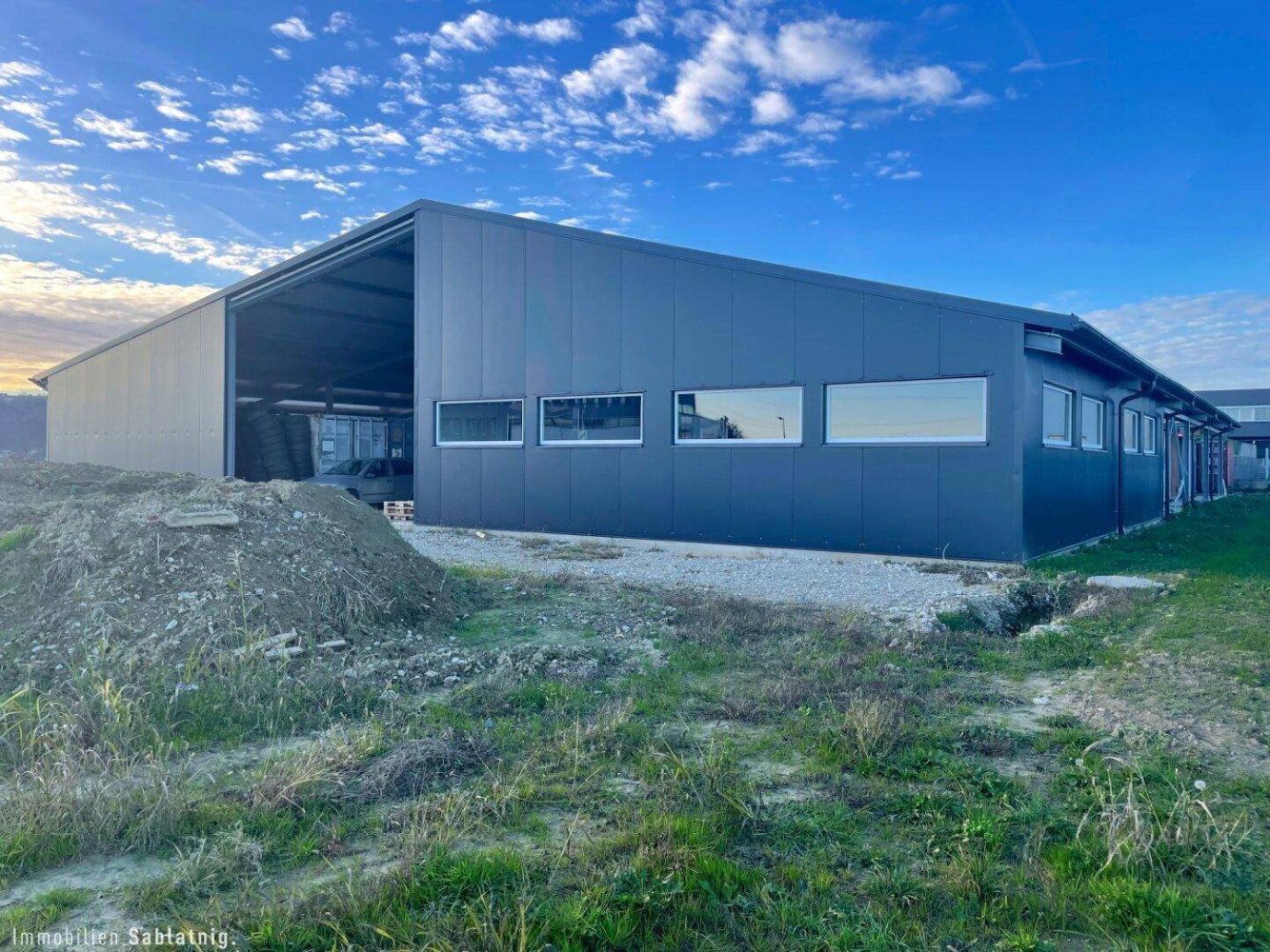 Propriété commerciale à Lang, Austria 1220m² No. 162113
